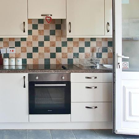 Dart Haven - Cheerful Holiday Bungalow In Galmpton Extérieur photo