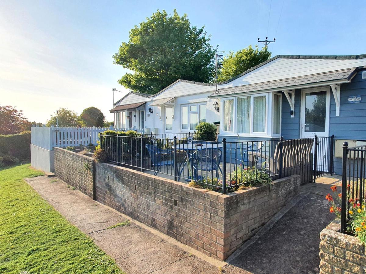 Dart Haven - Cheerful Holiday Bungalow In Galmpton Extérieur photo